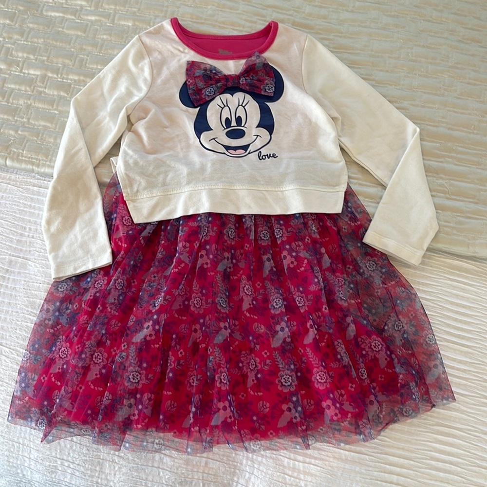 Disney junior Minnie soft dress. Girls size 6x. EUC.